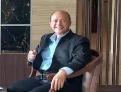 SINERGI PUSAT-DAERAH UNTUK MEWUJUDKAN INDONESIA EMAS 2045 (PELUANG DAN TANTANGAN OTONOMI DAERAH) Prof. Dr. Dadang Suwanda., SE., MM., M.Ak., AK. CA Guru besar Manajemen Pemerintahan IPDN